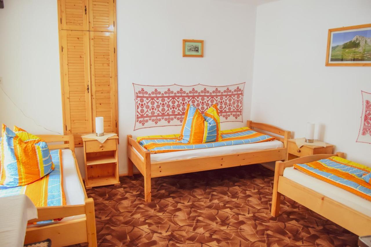 Casa De Vacanta Harsfa Vendeghaz Rimetea Exteriör bild
